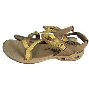 Columbia leather/fabric sandal yellow/taupe size 7